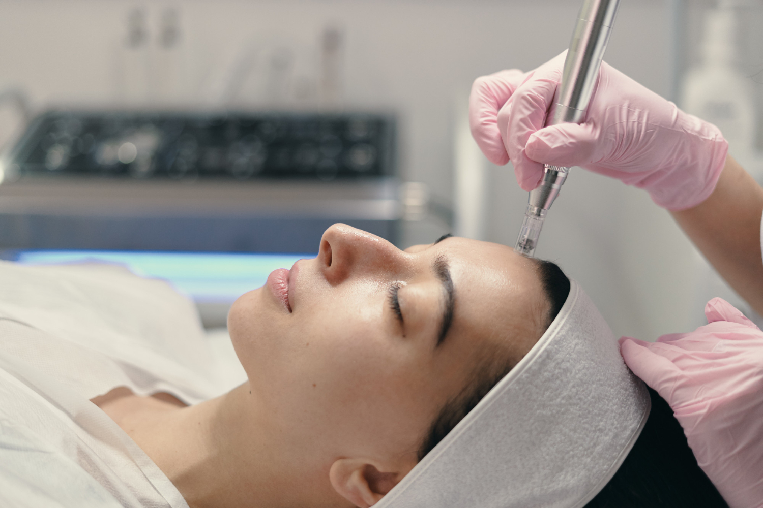 Is RF Microneedling Worth It? A Guide for People Considering Skin Rejuvenation