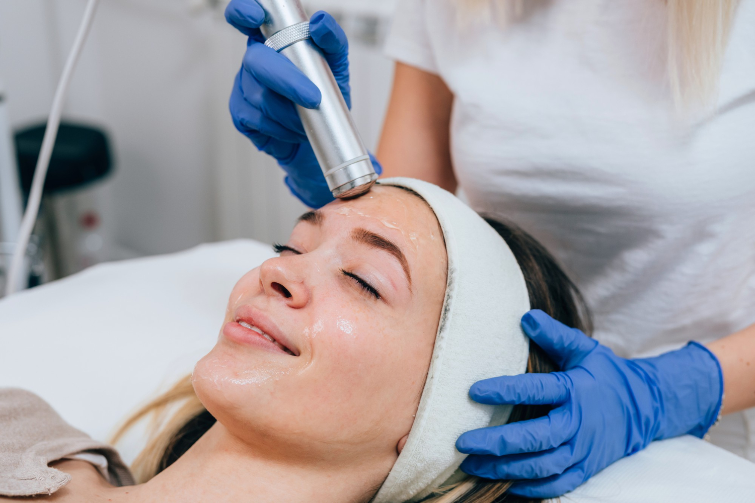 HydraFacial: Dubai Guide to Cost, Results And What to Expect
